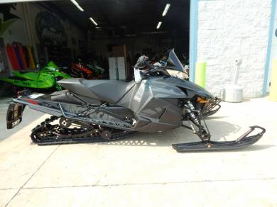 New 2016 Arctic Cat Zr 8000 Limited 137 Black