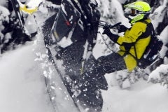 2017-Ski-Doo-Summit-X-Tailstand