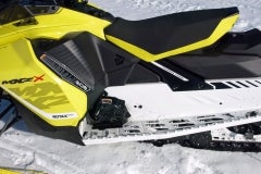 2017-Ski-Doo-MXZ-X-850-Footwell