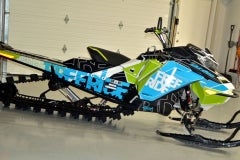 In an optional wrap, the850 Gen-4 REV Freeride 165 is serious about deep powder and deep drops.