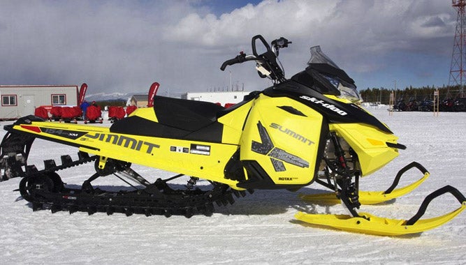 ski-doo スノーモービル 配達可能 2015 174 T3 配送