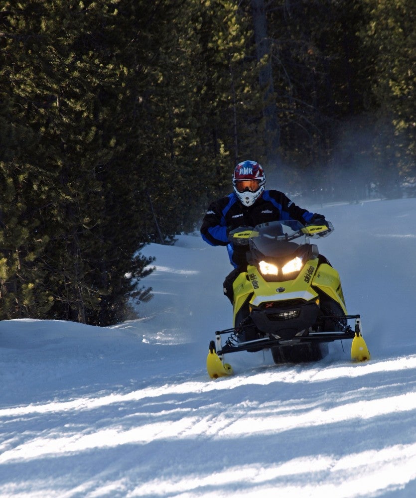 2017 Ski-Doo MXZ X 850 Cornering