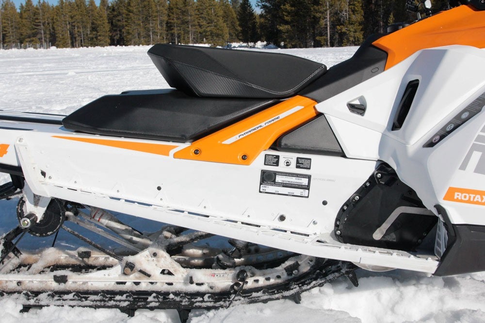 2017 Ski-Doo REV Summit X 850 Pyramidial Design