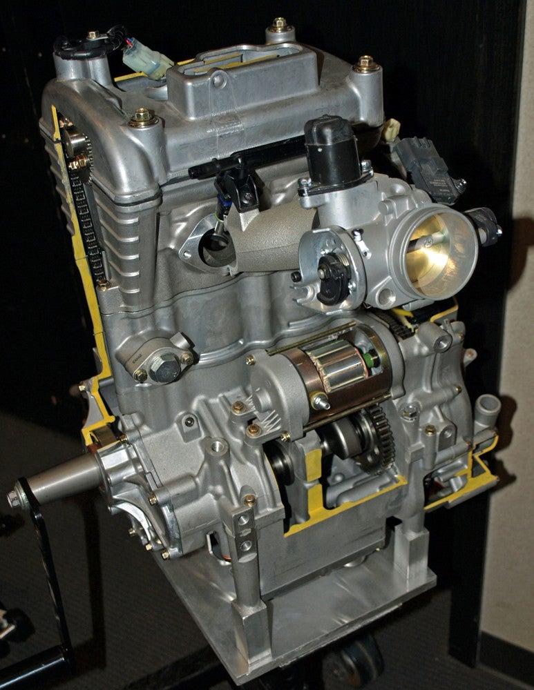 700 Engine Cutaway