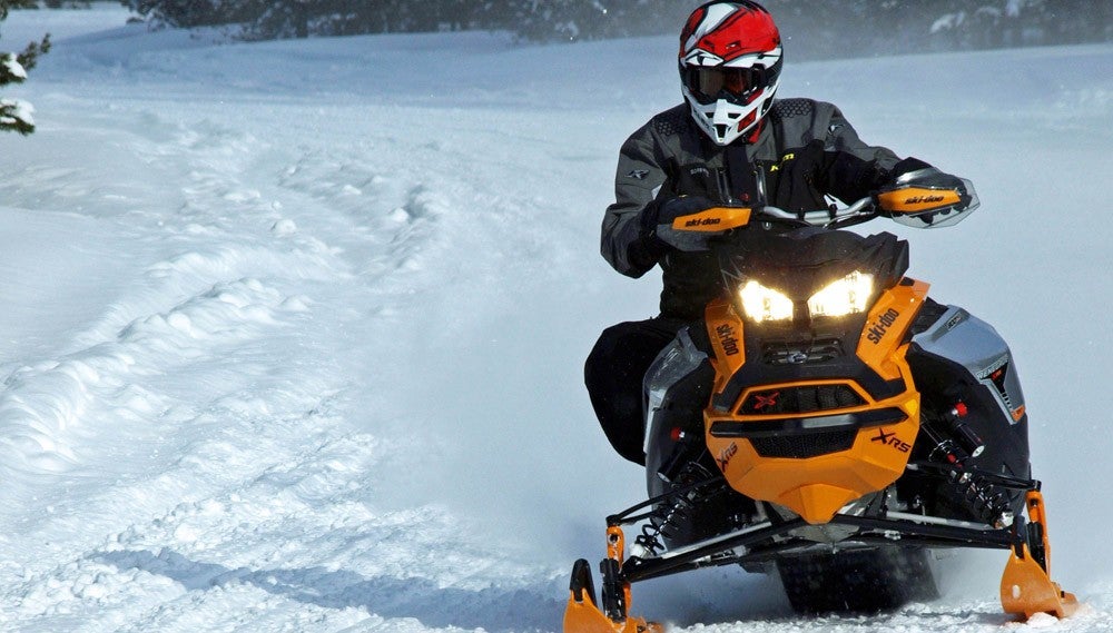 2019 Ski-Doo Renegade X-RS 900 ACE Turbo Action Cornering