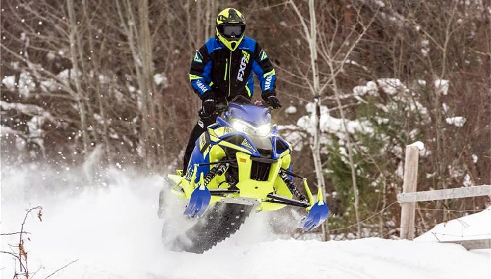 スノーボード Bonber SIDEWINDER 2018 Yamaha Sidewinder B-TX Review - Snowmobile.com