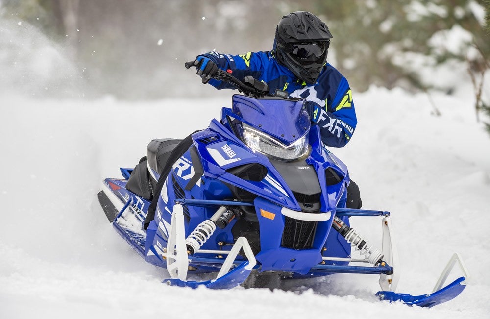 2019 Yamaha Sidewinder SRX LE Cornering