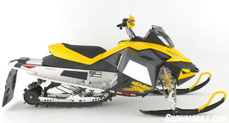 While the new sled appears similar to last year’s 600, the 2009 MX Zx 600RS contains extensive upgrades in key areas. 