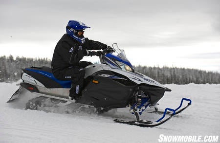 2010 Yamaha Apex GT action