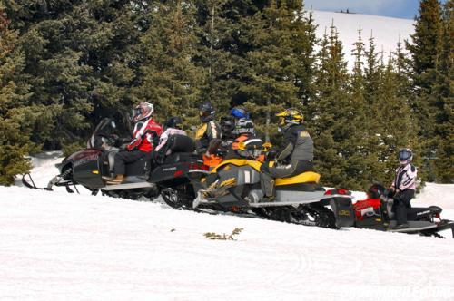 Choosing an Ontario Snowmobiling Destination 