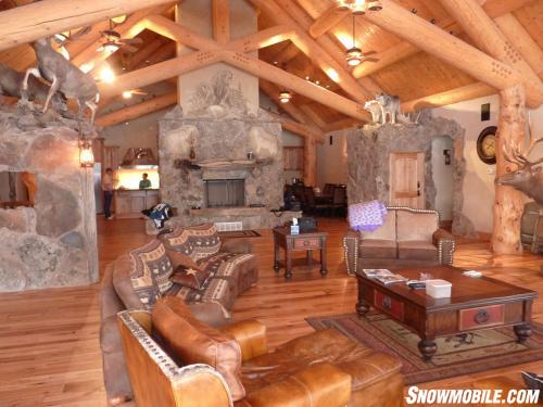 Tabby Mountain Lodge Interior