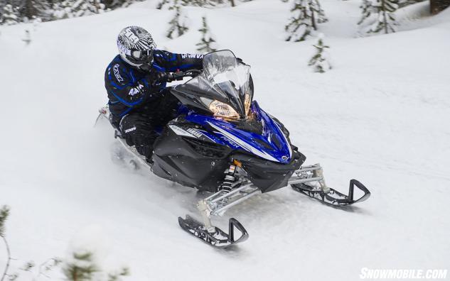 2014 Yamaha Apex XTX Action Front Right