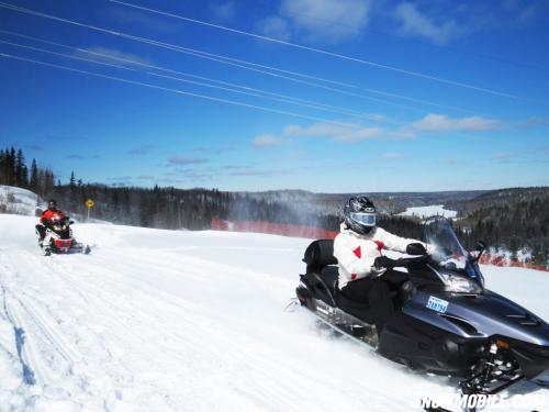 Snowmobiling-in-Northeastern-Ontario