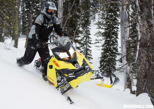 2015 Ski-Doo 800 Summit X T3 Action Sidehill