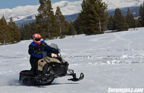 2016 Ski-Doo Enduro 1200 4-TEC Action Ski Lift