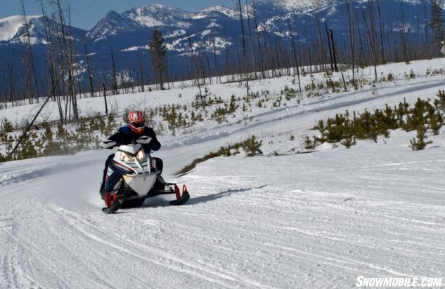 2016 Polaris 600 Indy SP Action Cornering