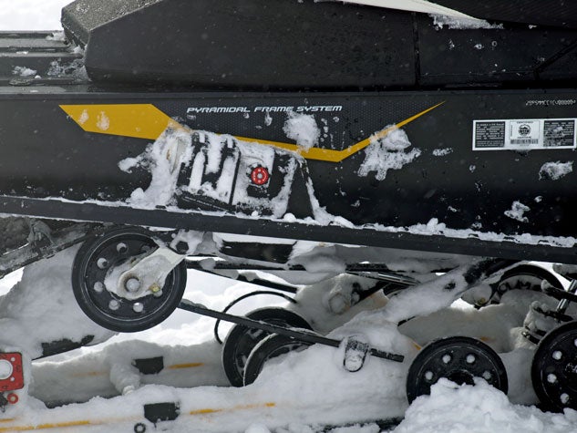 Equipped with the rMotion rear suspension, Ski-Doo’s MXZ TNT 4-Tec 1200 is the most tune-able and best riding sled in the 4-stroke sport cruiser category. Ski-Doo MXZ TNT 1200 4-TEC rMotion