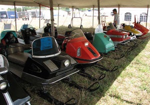 Engineers of these old sleds frequently had the same idea in mind as modern day engineers on sleds of 2010.